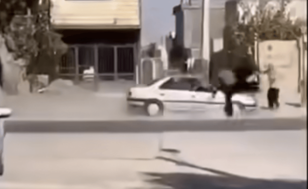 هذا الفيديو لا يظهر دهس 3 شبّان علويين في حمص على يد عناصر حكومية