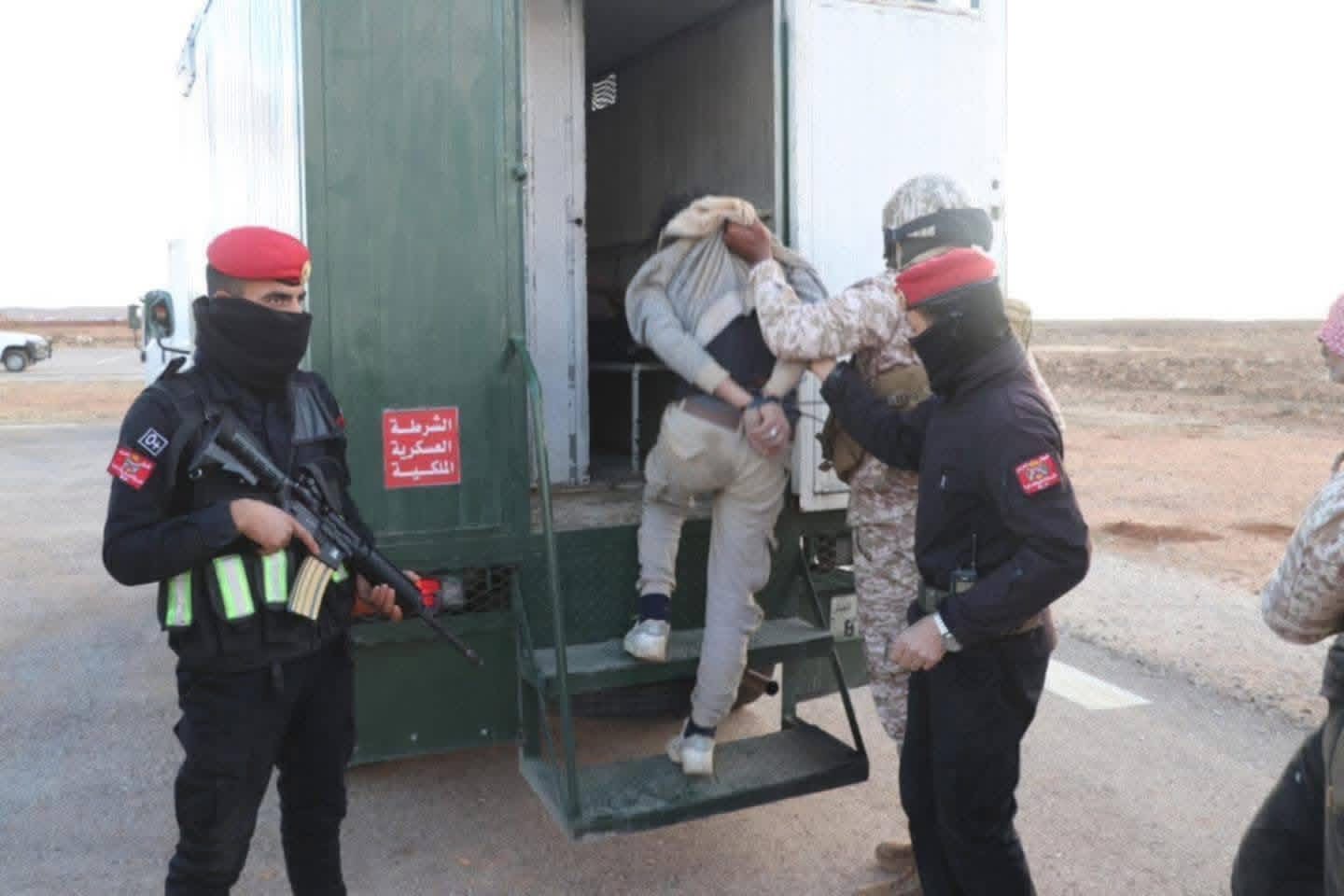 ما حقيقة صور اعتقال الأردن لمهربين من بدو السويداء حديثاً؟
