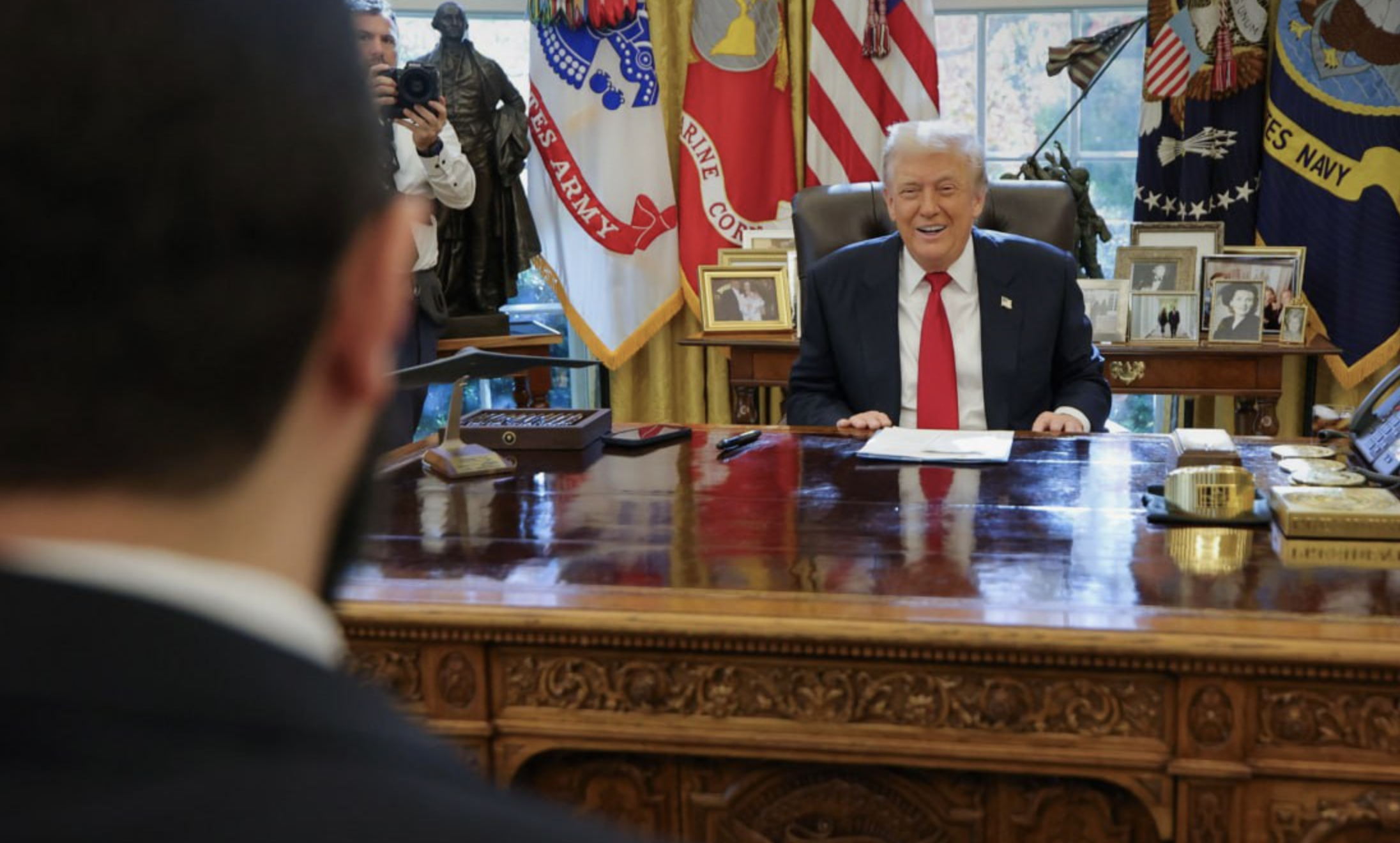 ما حقيقة وصف ترامب للشرع بـ"سوبرمان الشرق الأوسط"؟