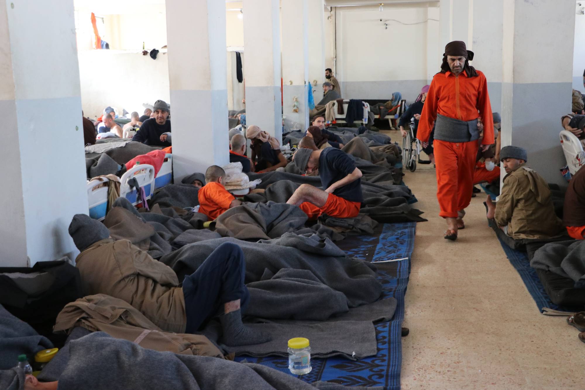 القوات الأمريكية تطلق مهمة لنقل معتقلي داعش من سوريا إلى العراق