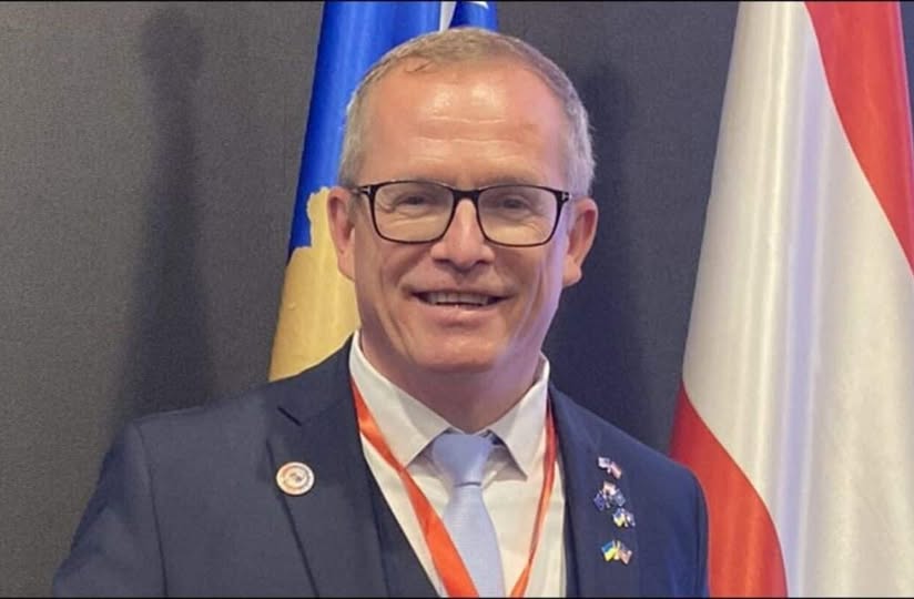 هل دعا مسؤول في الناتو للاعتراف بثلاث جمهوريات بسوريا؟