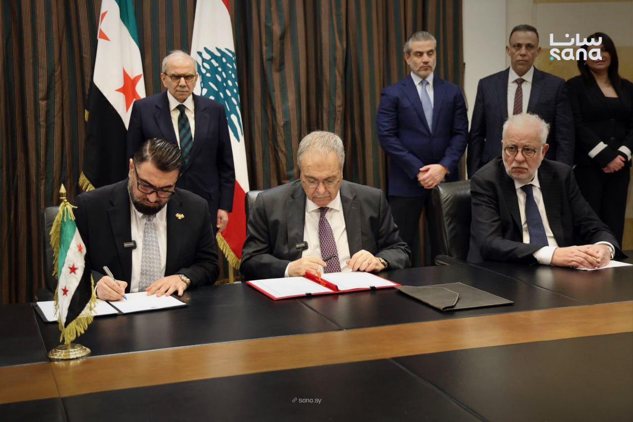 المحكومون السوريون في لبنان ينقلون إلى بلدهم الأم