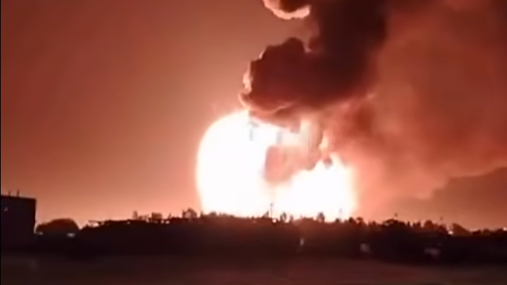 هذا الفيديو ليس لانفجار مصنع مواد كيميائية في تل أبيب