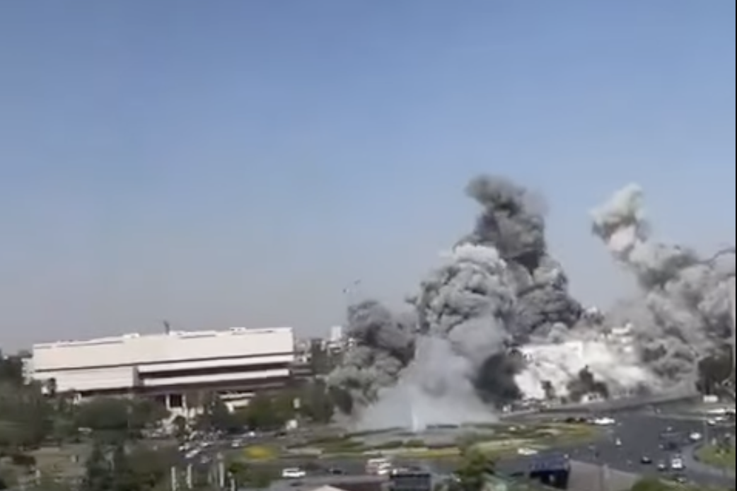 هذا الفيديو لا يوثق استهداف لقاعدة "غليلوت" التابعة للموساد الإسرائيلي