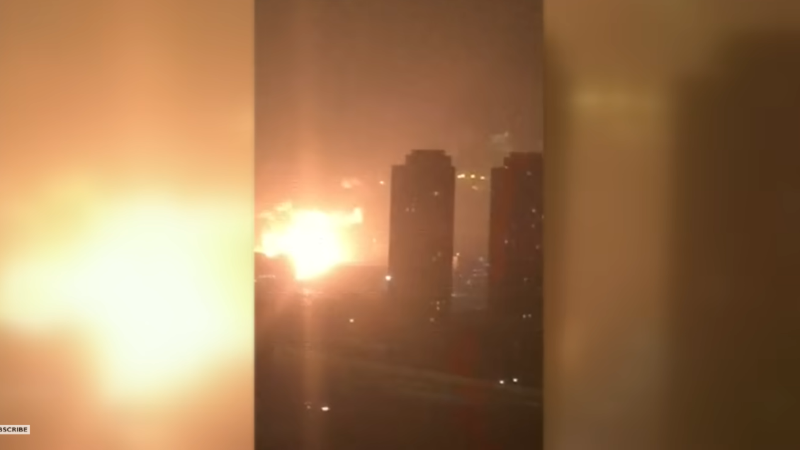 هذا الفيديو لا يظهر انفجاراً ضخماً في تل أبيب