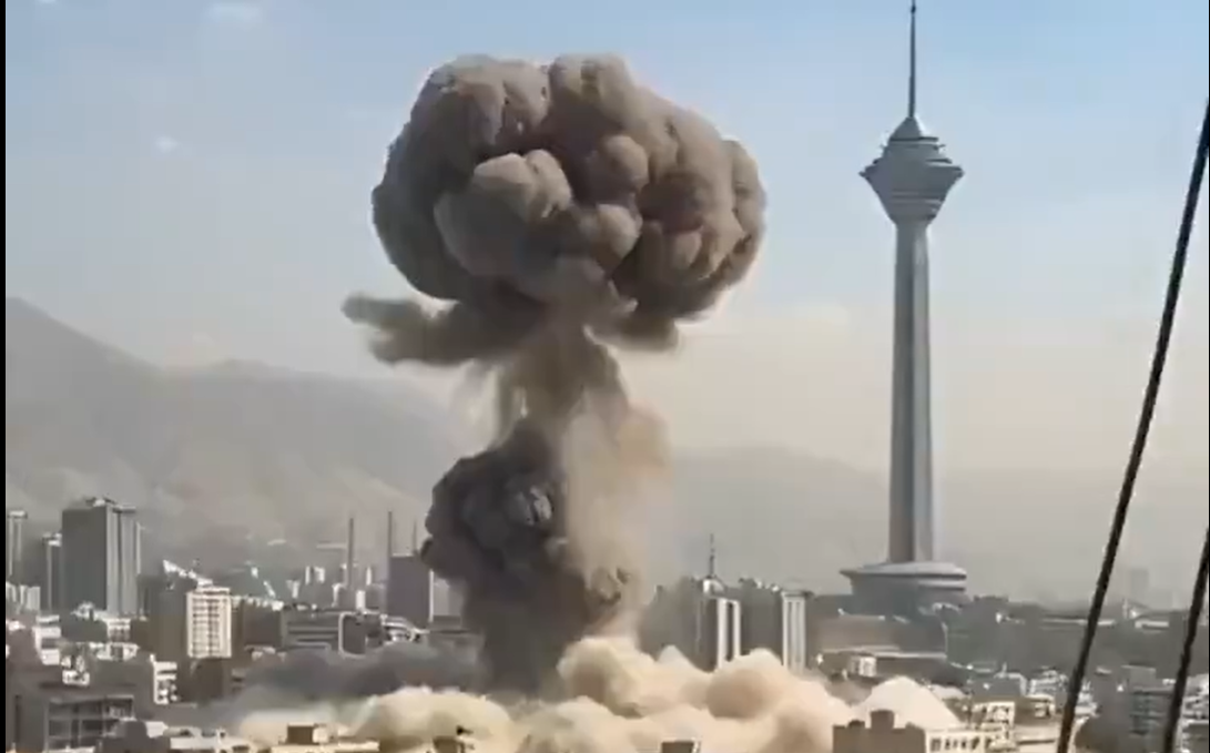 هذا الفيديو لا يظهر هجوماً أمريكياً على طهران