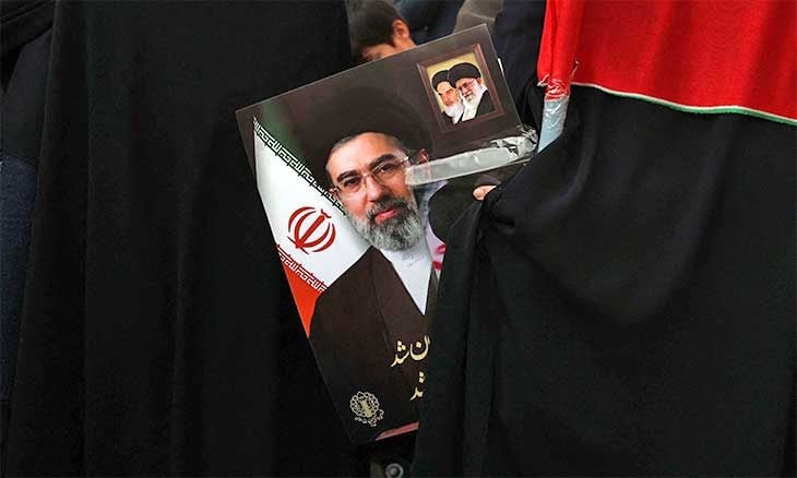 مجتبى خامنئي: سنغلق "هرمز" ونفتح جبهات جديدة لم يتوقعها "العدو"