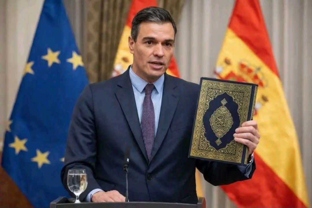 هل توعد رئيس الوزراء الإسباني بالسجن 5 سنوات لمن يسيء للإسلام؟