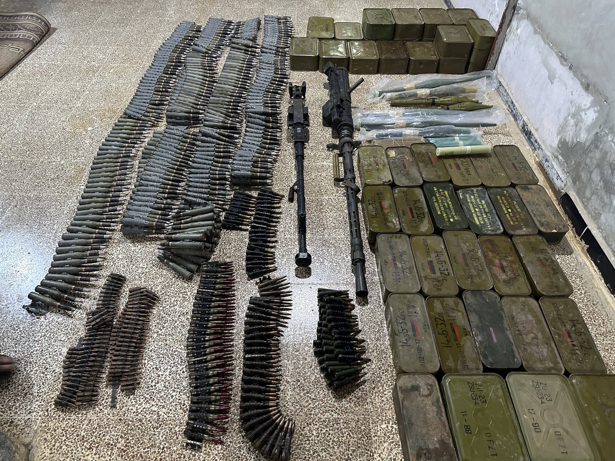 هل نشرت وزارة الداخلية السورية صوراً لذخائر صادرتها إسرائيل سابقاً؟