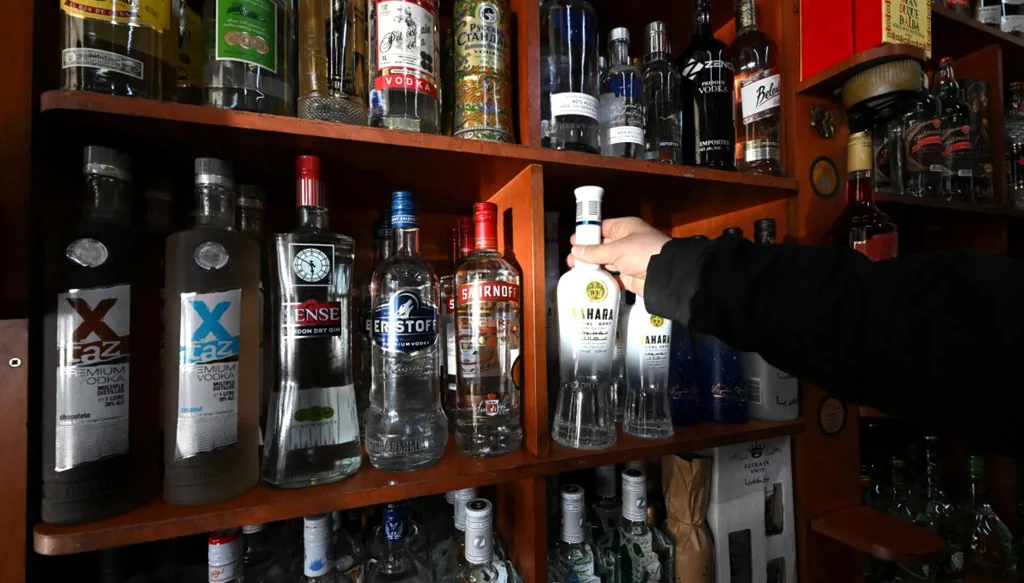 محافظة دمشق توضح ملابسات قرار تنظيم بيع المشروبات الكحولية