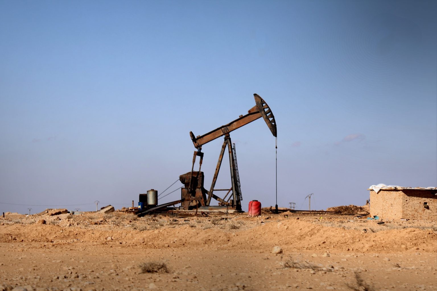 ما حقيقة إنشاء صندوق "الثروة" لتوزيع عائدات النفط على شكل رواتب ثابتة للسوريين؟