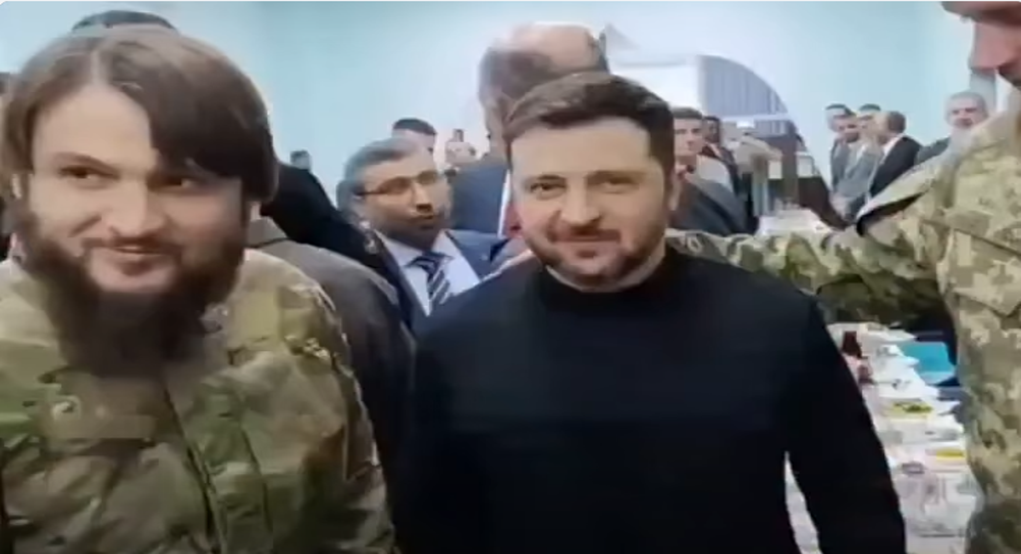 لقاء زيلينسكي وقائد "أجناد القوقاز" لم يحدث في دمشق