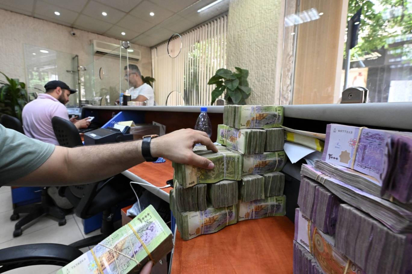 ما حقيقة المنحة المالية والتأمين الصحي المجاني لجميع السوريين؟ 