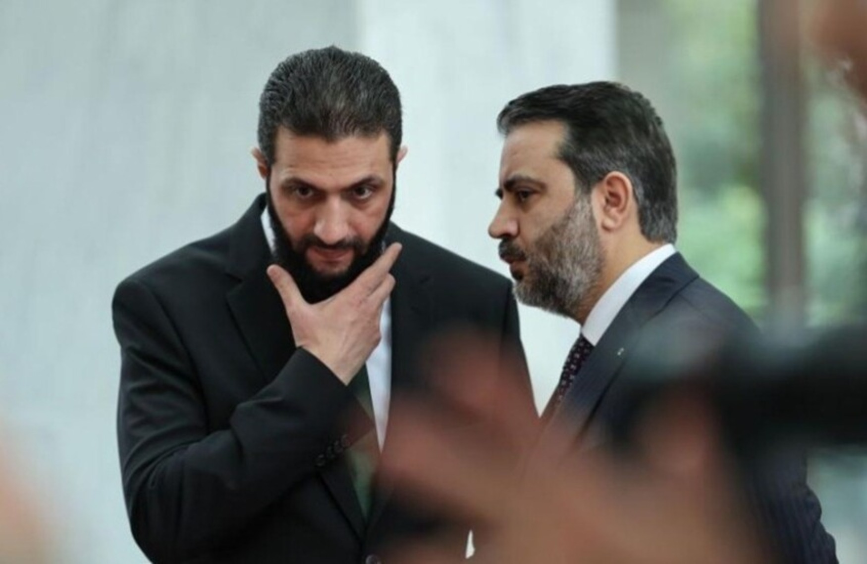 القناة I24 العبرية لم تتحدث عن تغيير القيادة في سوريا وتعيين الشيباني بدلاً من الشرع