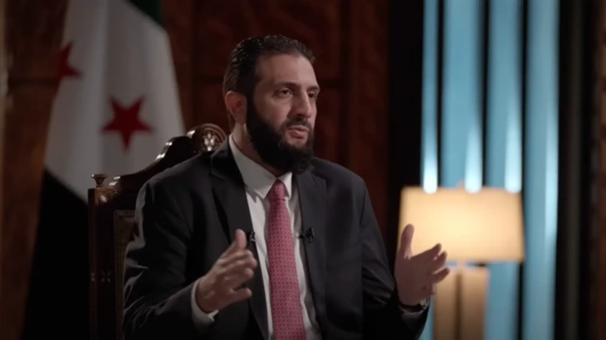 فوربس و"شخصية العام": صور مفبركة تُروّج لروايات غير صحيحة عن الرئيس الشرع 