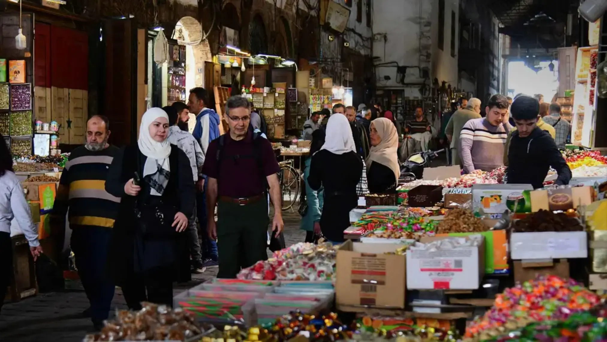 هل أمر الشرع بتشكيل لجنة لخفض الأسعار وتأمين المواد الأولية؟