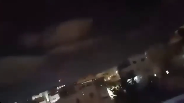 هذ المقطع لا يوثق سقوط صاروخ إيراني في محيط دمشق