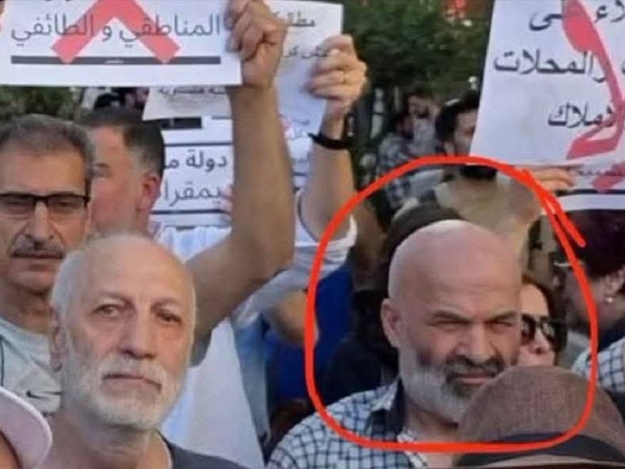 "عمار ديوب" الظاهر في اعتصام دمشق ليس عنصراً من قوات الأسد 