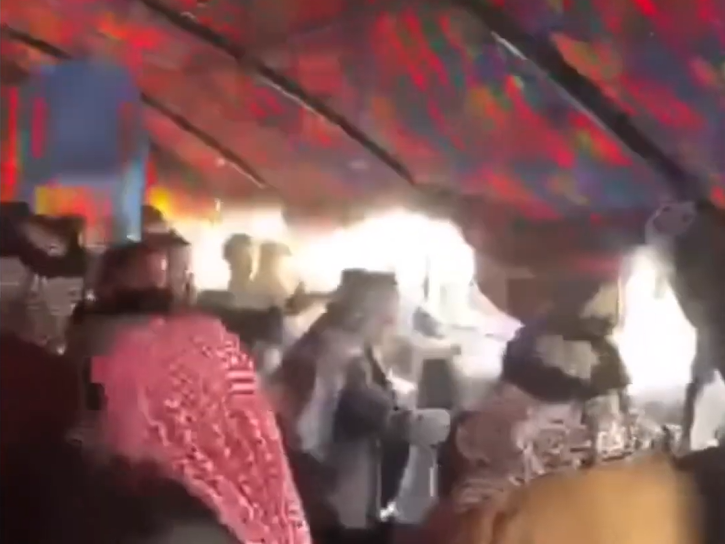 هذا الفيديو لا يوثق خلافاً داخل "خيمة حرب" للعشائر في الحسكة