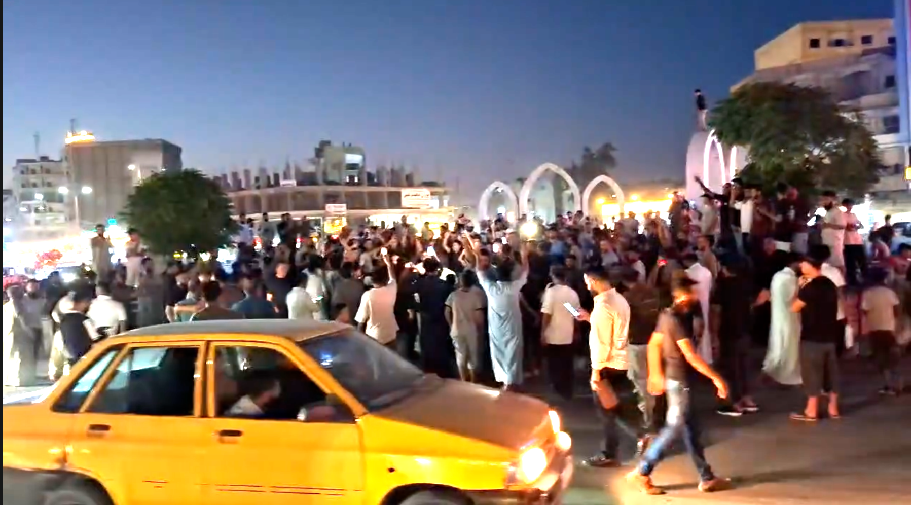 احتجاجات في الرقة تطالب بإقالة المحافظ