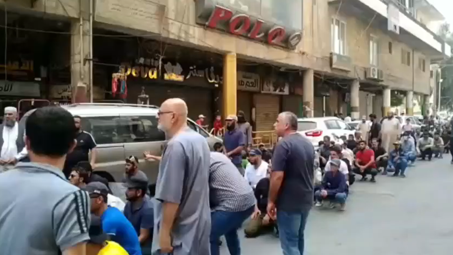 هل شهدت إدلب مؤخراً مظاهرة هتفت "الشعب يريد إعدام الجولاني"؟