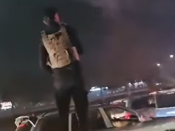 هذا الفيديو قديم ولا يظهر إطلاق رصاص حي على المتظاهرين في درعا