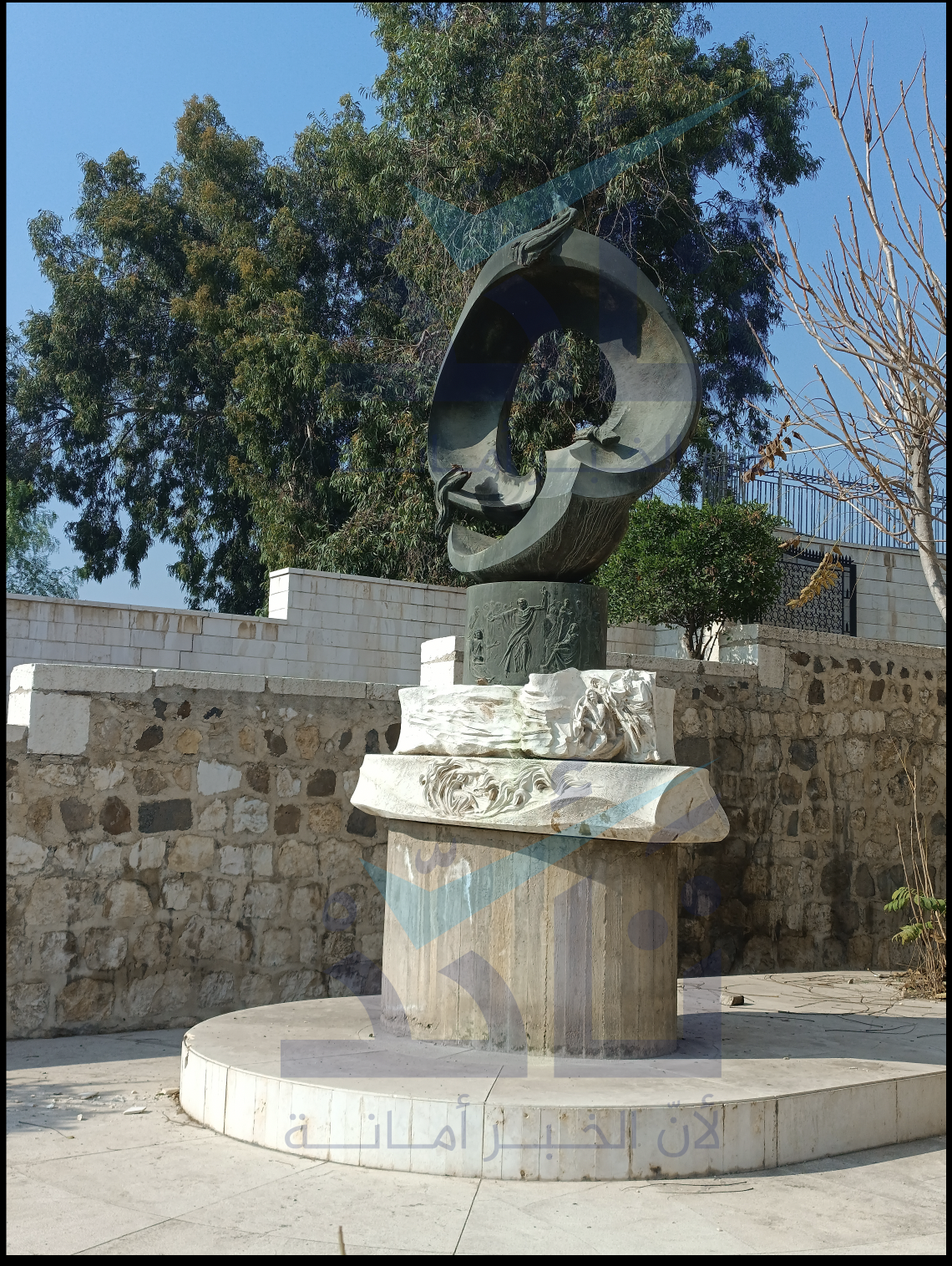 التمثال بعد السرقة