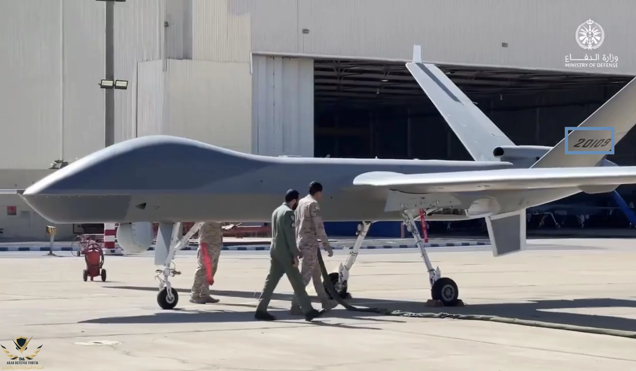 طائرة من نفس الرقم المتسلسل التابع للسرب 201 