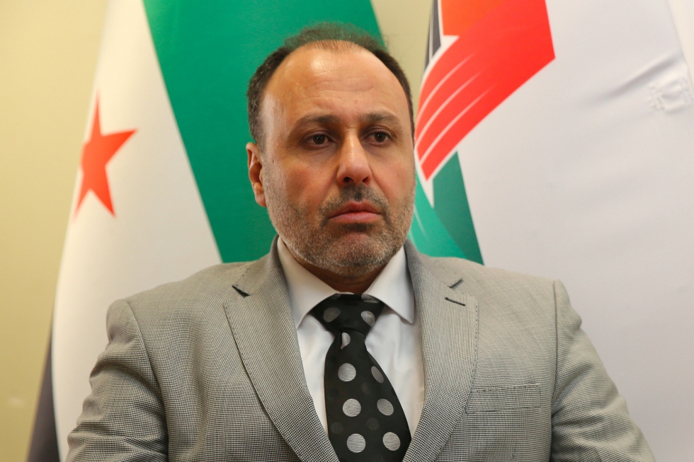 الشخص في هذه الصورة ليس قائداً عسكرياً