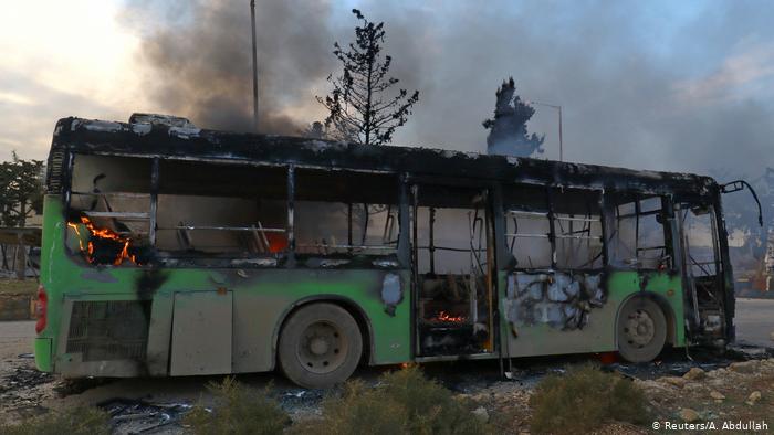 ما حقيقة فقدان الاتصال بمجموعة من عناصر النظام والعثور على حافلتهم محترقة في بادية الرقة؟