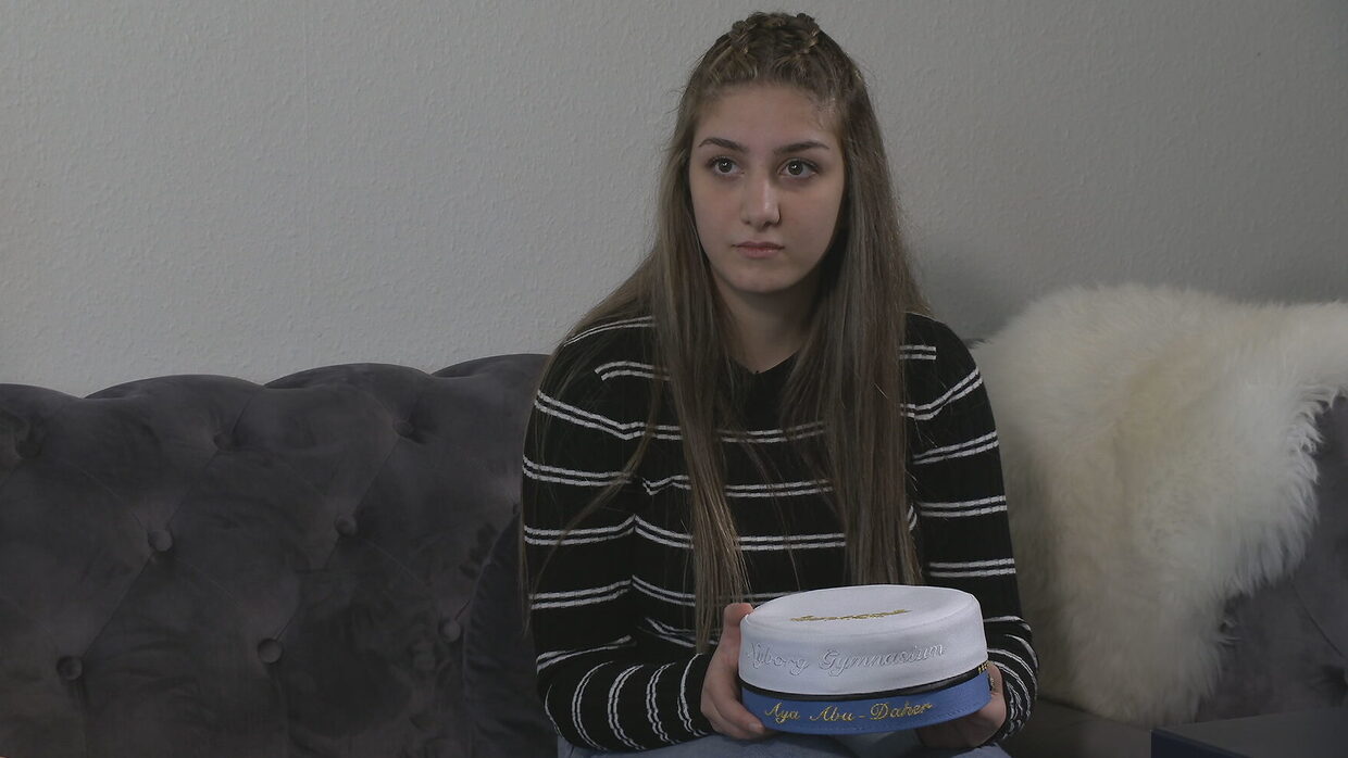 هل ألغت الدنمارك إقامة اللاجئة السورية آية أبو ضاهر لأنها مؤيدة للنظام السوري؟