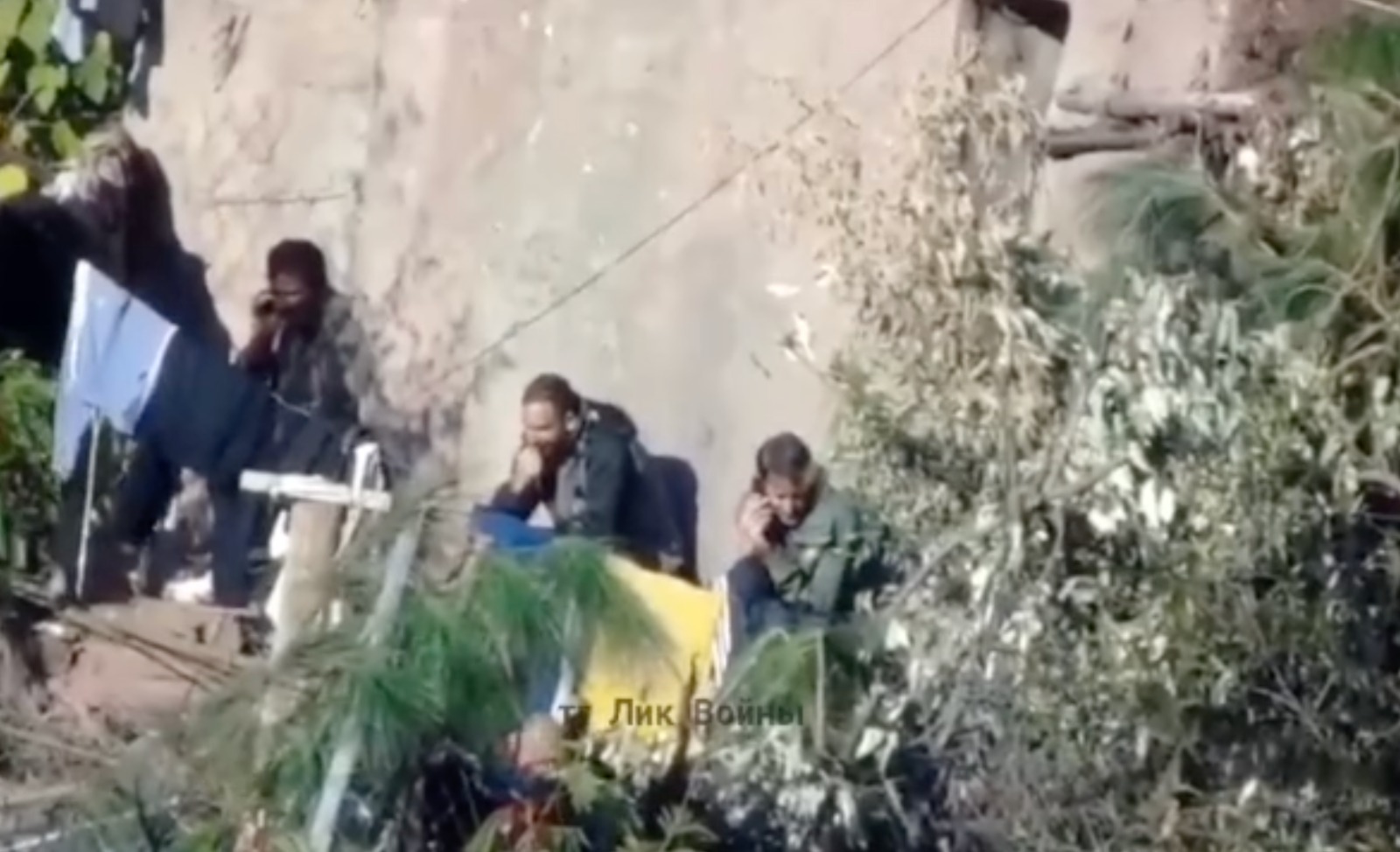 هذا التسجيل لا يظهر قنص جنود في النظام السوري بريف اللاذقية