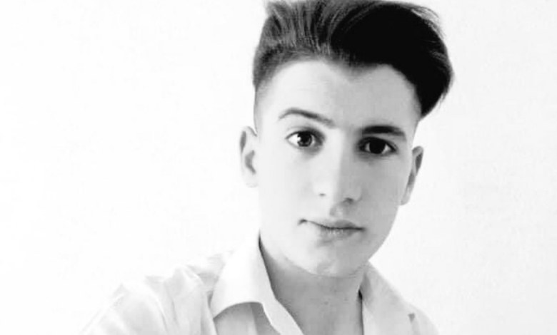 هل صدر حكم قضائي بحق الشرطي المتهم بقتل الشاب علي العساني؟