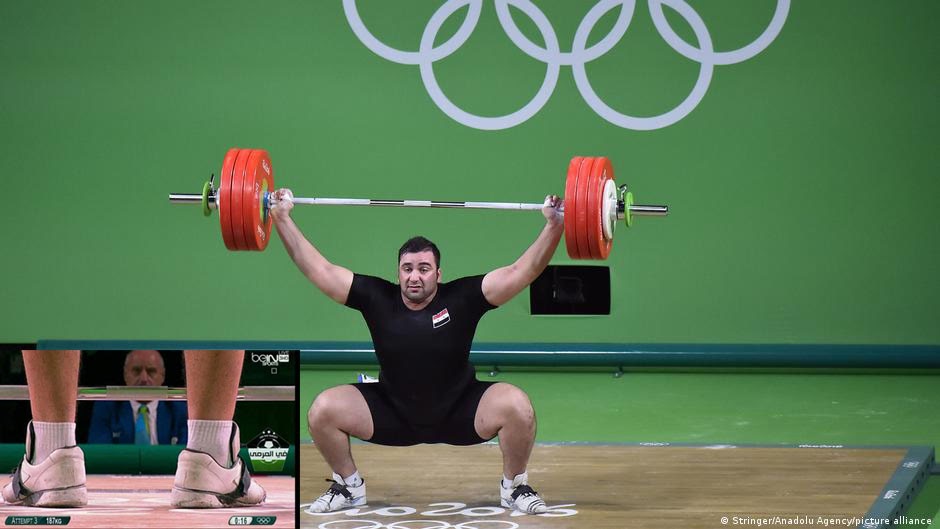 مطابقة الصورة المتداولة حديثا مع صورة الرباع السوري معن أسعد خلال مشاركته في أولمبياد 2016