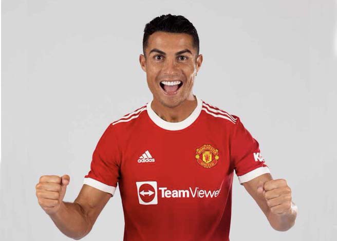 هل طلبت ملكة بريطانيا قميص مانشستر يونايتد بتوقيع كريستيانو رونالدو؟