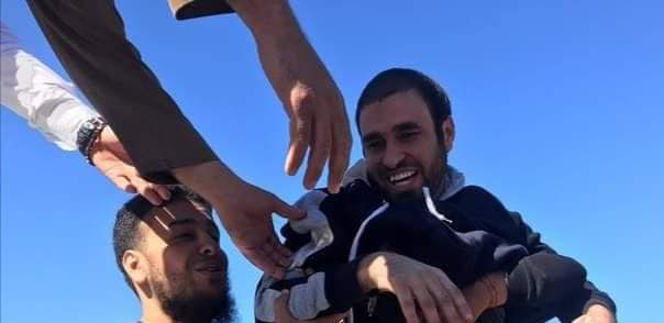 هل تظهر هذه الصور معتقلا سورياً خرج من المعتقل بعد 10 سنوات من الاعتقال؟!