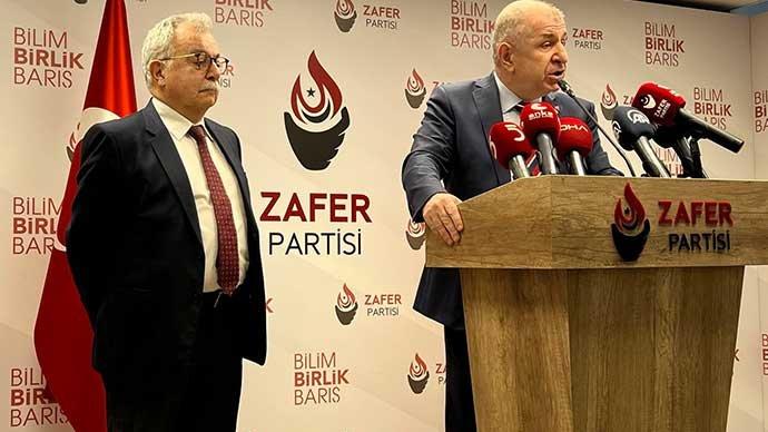 هل استبعد "أوميت أوزداغ" وحزبه من الانتخابات التركية 2023؟