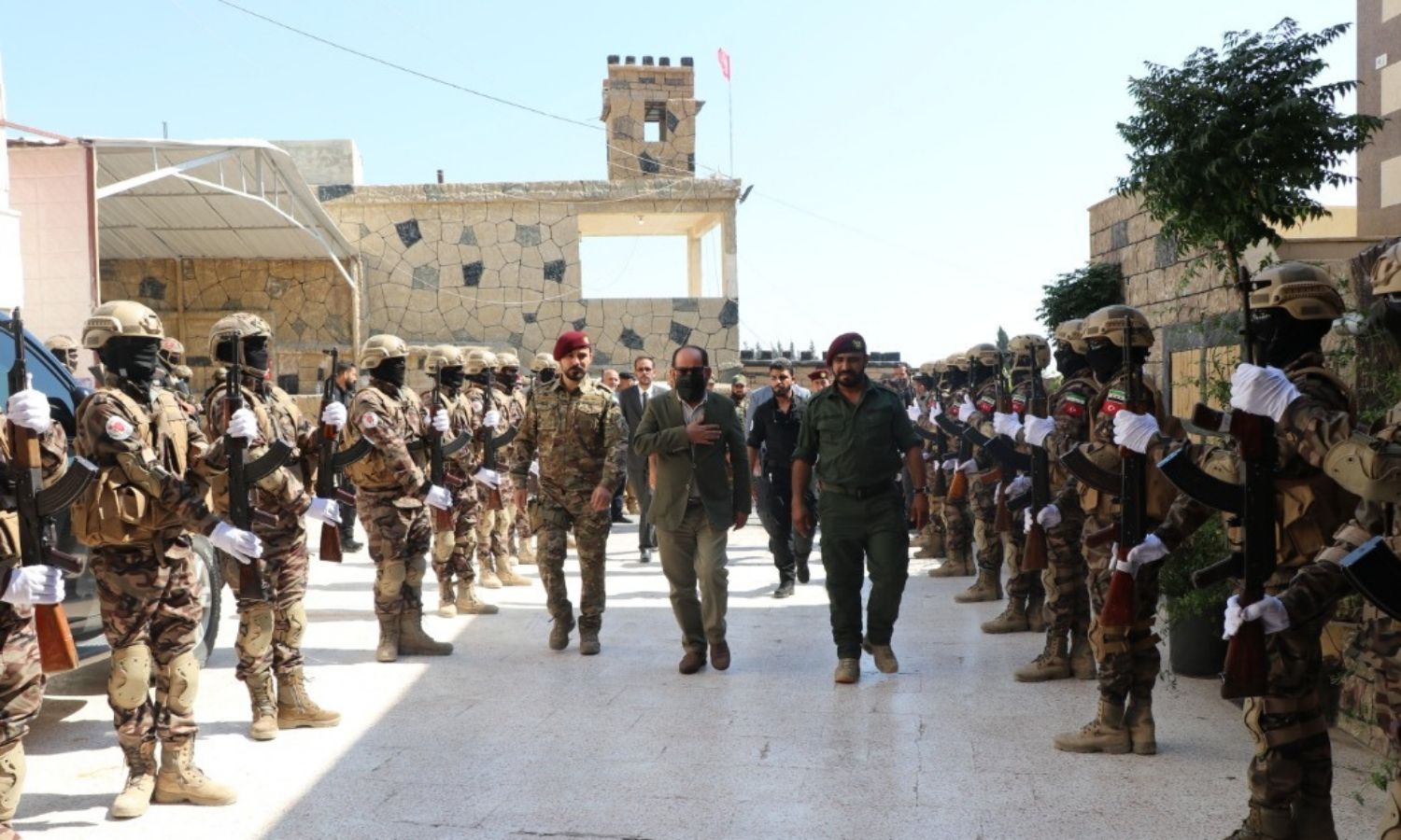 هل دعمت "المؤقتة" قرار عزل "أبو عمشة" وطلبت من فصيله الالتزام؟