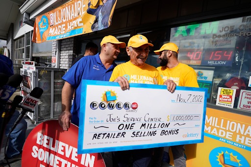 ما حقيقة فوز سوري بجائزة يانصيب أمريكية قدرها ملياري دولار؟