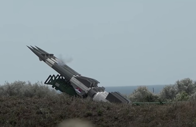 هل هذا المقطع لـ "صاروخ أطلقته المقاومة الفلسطينية نحو مستوطنة رحوفوت"؟