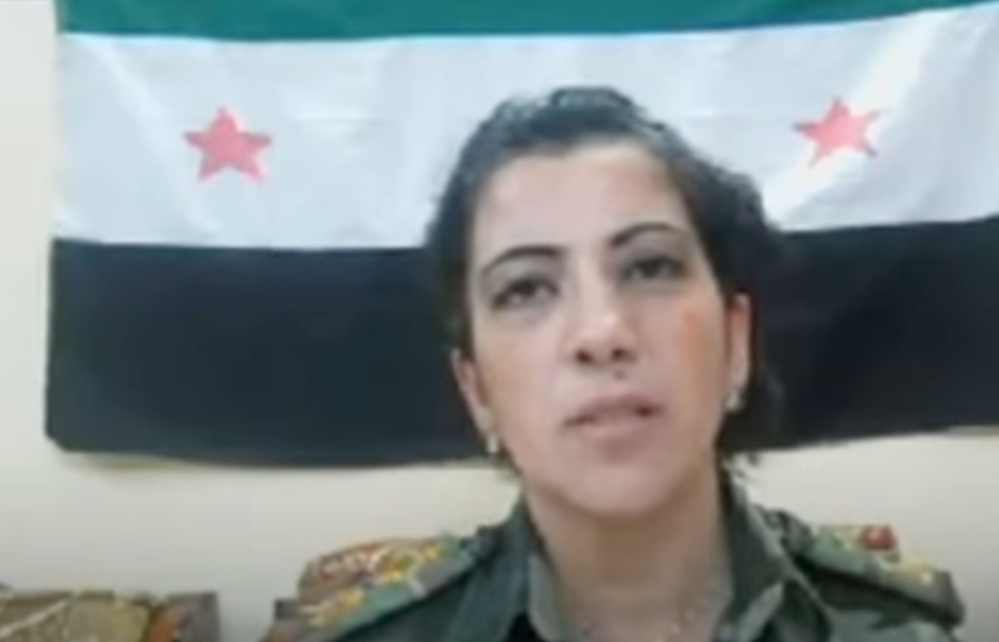 ما حقيقة "انشقاق أول ضابطة علوية عن قوات الأسد وانضمامها لصفوف الثورة السورية"؟