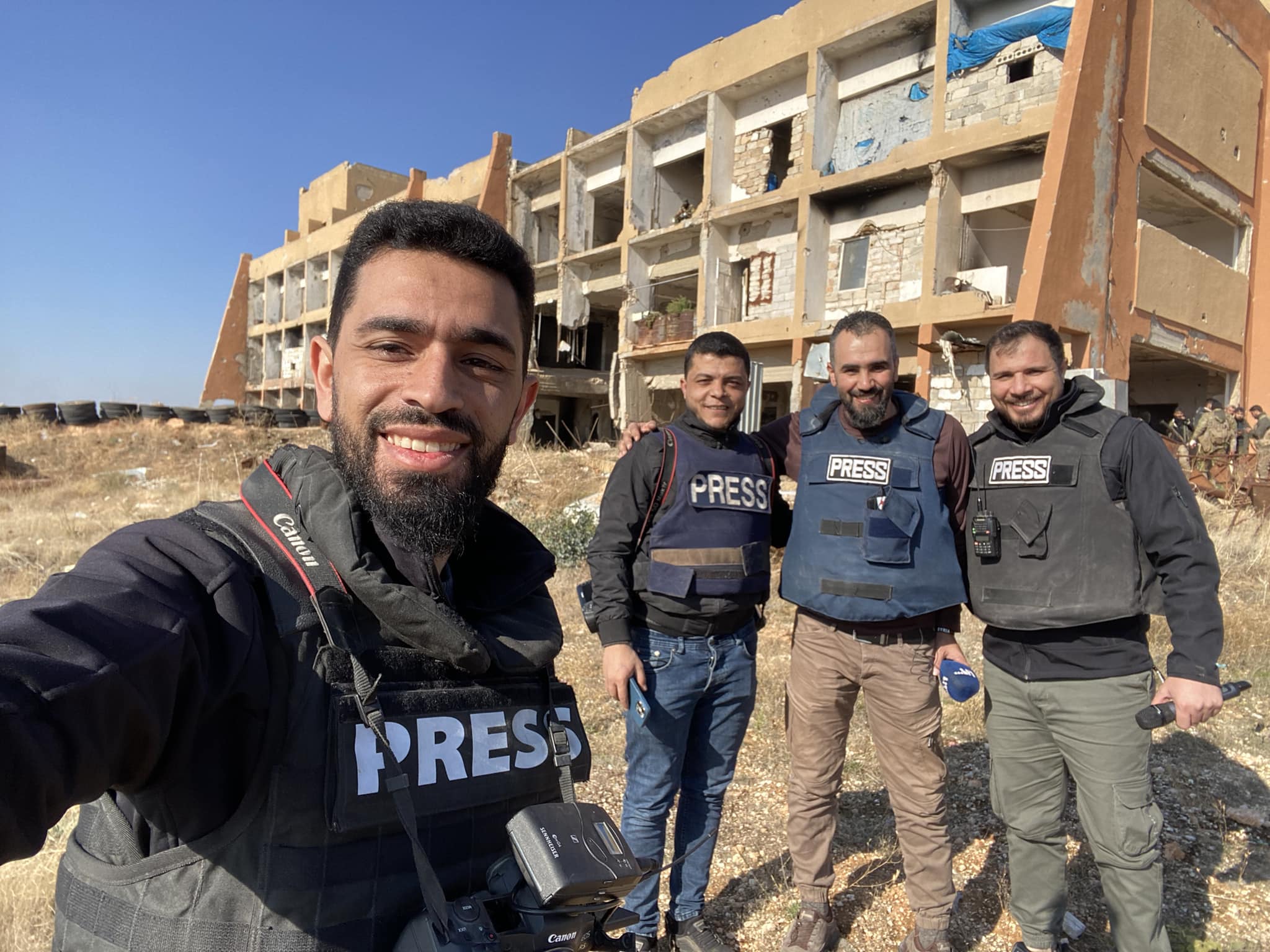 هذه الصورة لم تلتقط من داخل مدينة سراقب