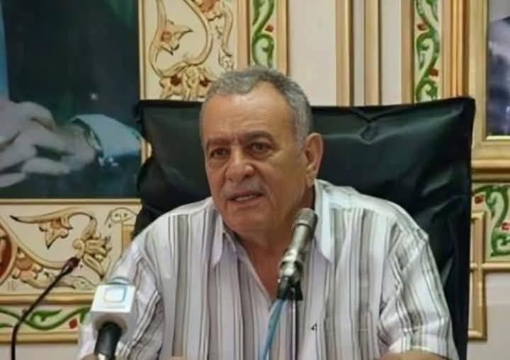 هذه الصورة ليست لـ "عاطف نجيب" بل لشخص آخر.. من هو؟