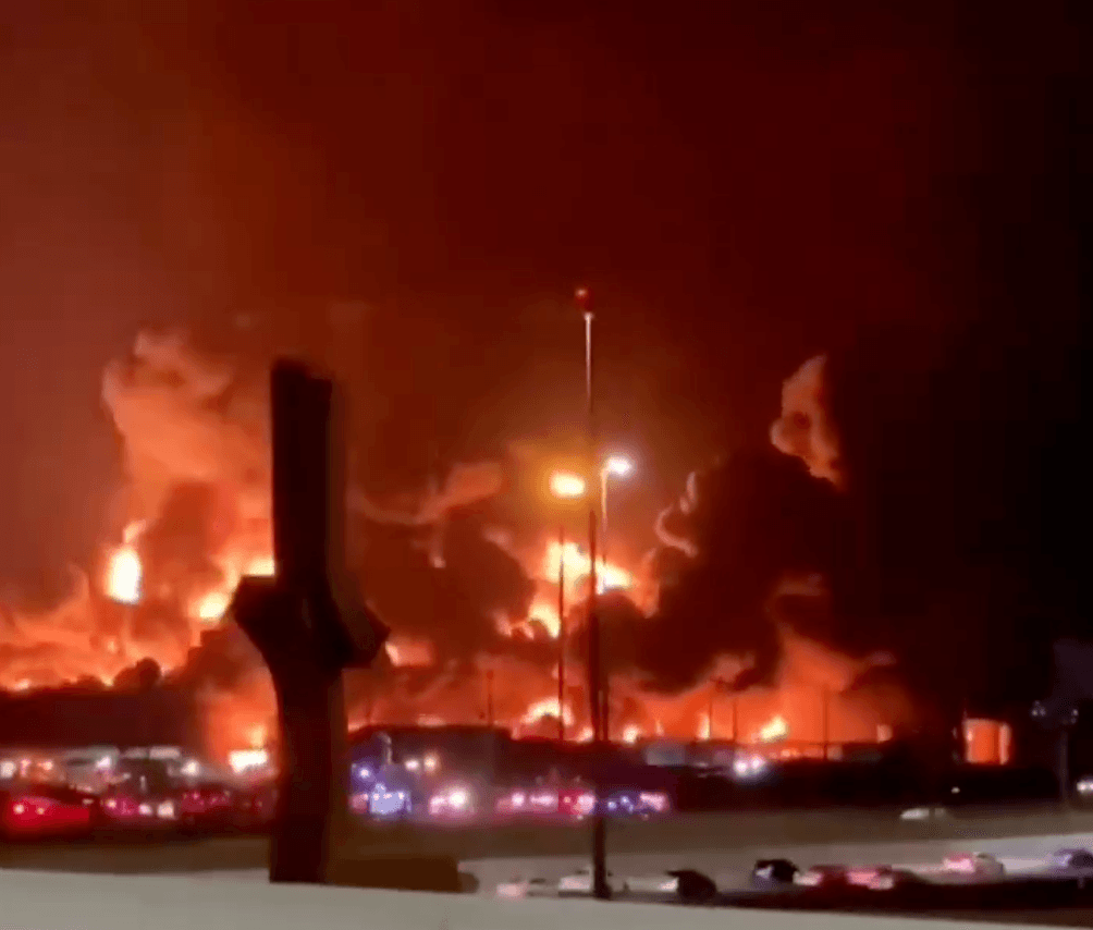 هذا المقطع ليس من حيفا ولا علاقة له بالقصف الإيراني على إسرائيل.. ما حقيقته؟