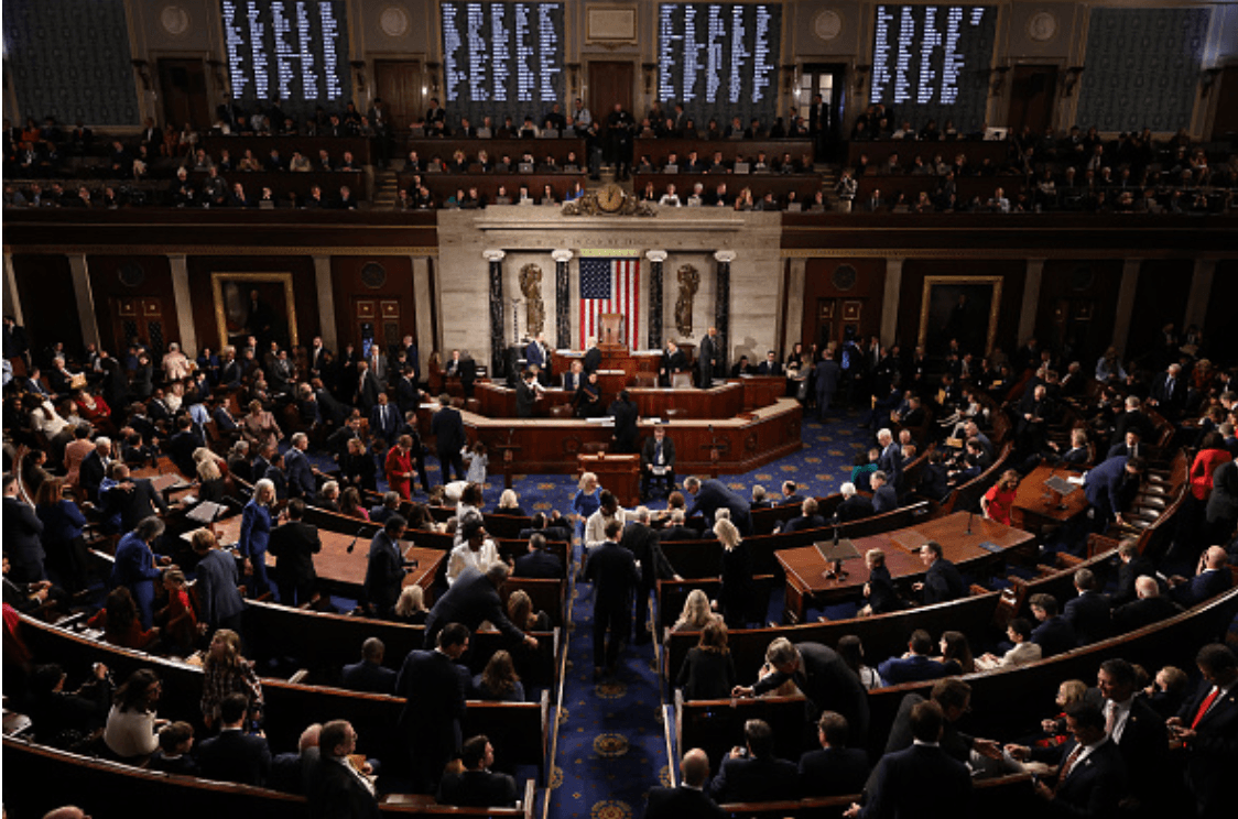 ما حقيقة إلغاء قانون قيصر بعد رفع العقوبات الأمريكية على سوريا؟