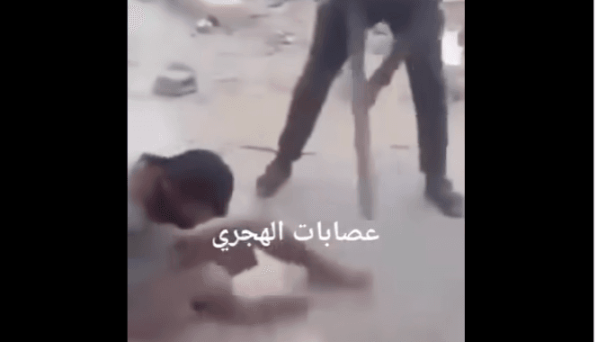 هذا المقطع ليس لتعذيب معتقل وتكسير عظامه على يد "ميليشيا الهجري" بالسويداء