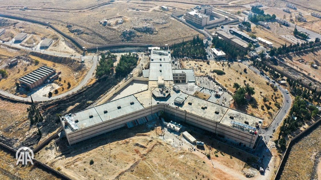 ما حقيقة القبض على مغتصب النساء في سجن صيدنايا؟