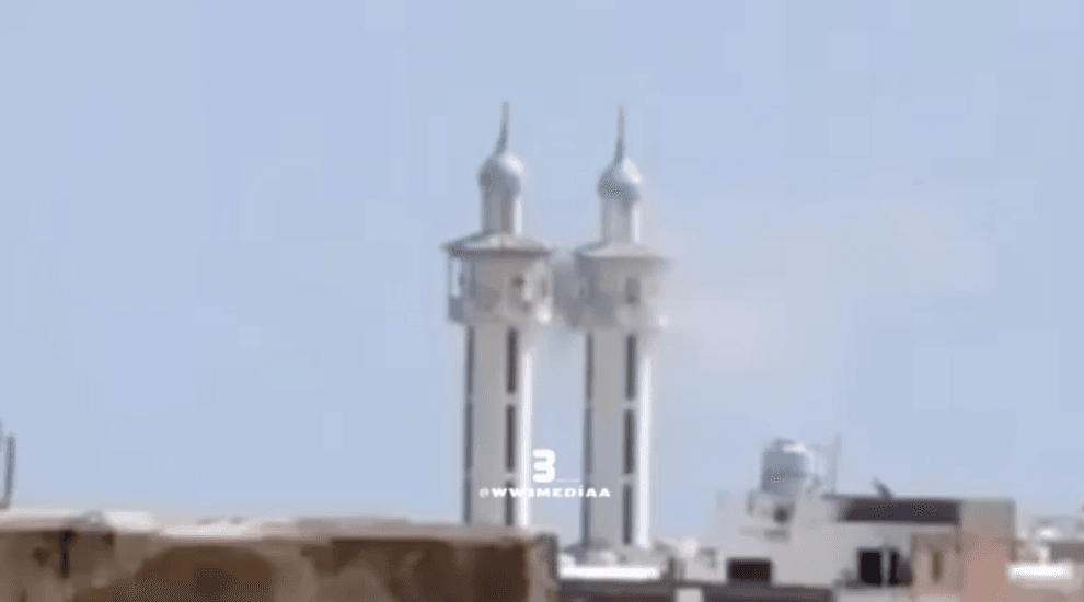 هذا المقطع قديم ولا يظهر دعوات الجهاد من مساجد سوريّة