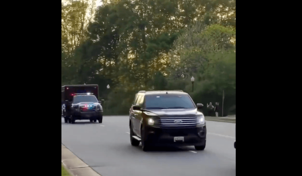 هذا المقطع لا يُظهر موكب الرئيس الشرع في أمريكا